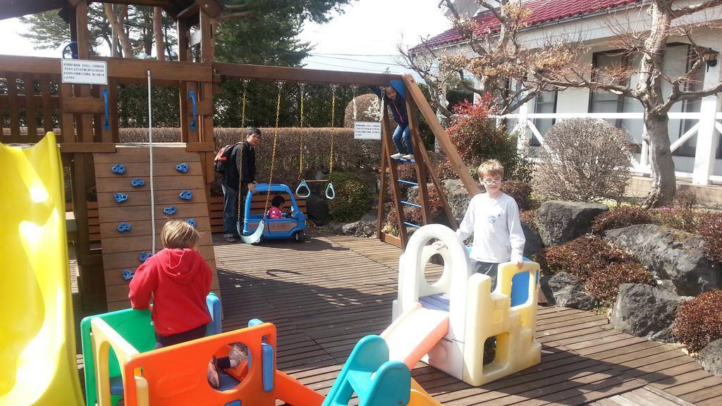 פוג'יקאוואגוצ'יקו Kawaguchiko Lakeside Hotel מראה חיצוני תמונה